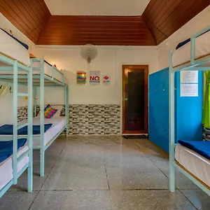 https://electric-cats-hostel.kerala-hotels.net